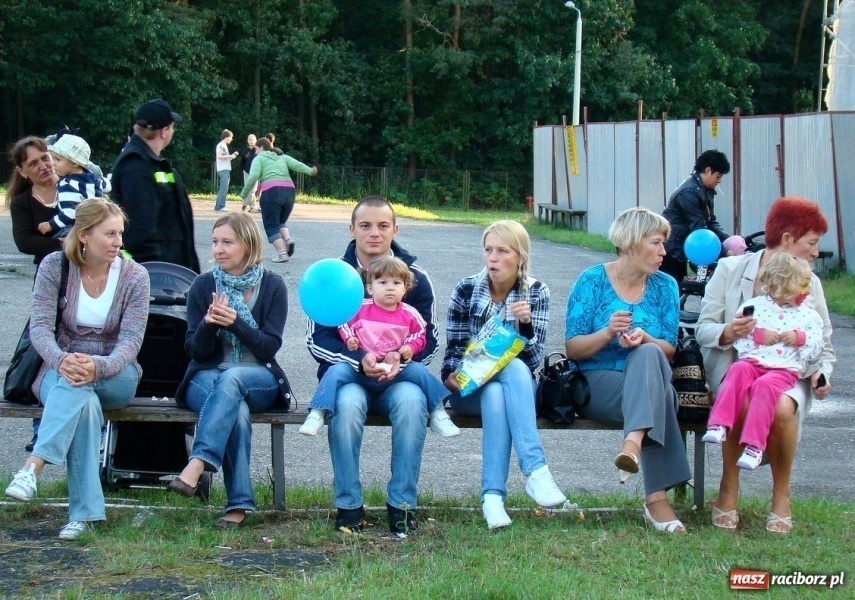 Zdjęcie w galerii na portalu naszraciborz.pl: Festyn w Kuźni bez namiotu wiadomości z regionu