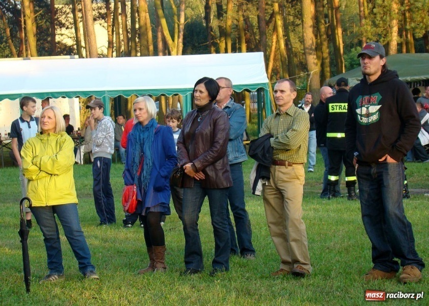 Zdjęcie w galerii na portalu naszraciborz.pl: Festyn w Kuźni bez namiotu wiadomości z regionu