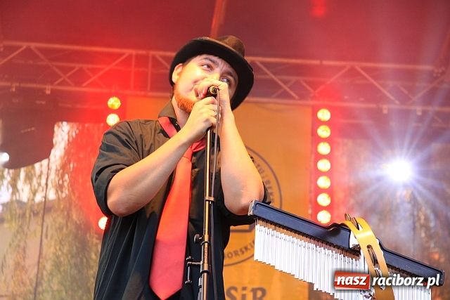 Zdjęcie w galerii na portalu naszraciborz.pl: Festyn w Kuźni bez namiotu wiadomości z regionu