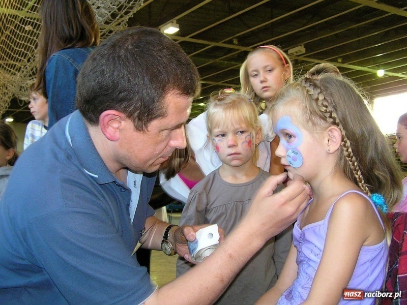 Zdjęcie w galerii na portalu naszraciborz.pl: Festyn w Kuźni bez namiotu wiadomości z regionu
