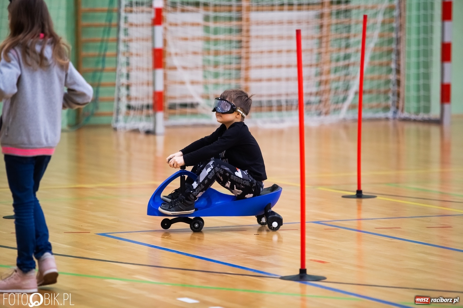 Zdjęcie w galerii na portalu naszraciborz.pl: Mistrzostwa Raciborza Aut Zdalnie Sterowanych w Arenie Rafako wiadomości z regionu