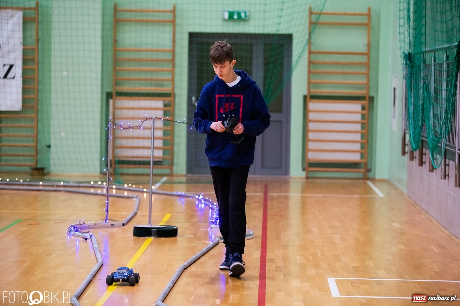 Zdjęcie w galerii na portalu naszraciborz.pl: Mistrzostwa Raciborza Aut Zdalnie Sterowanych w Arenie Rafako wiadomości z regionu