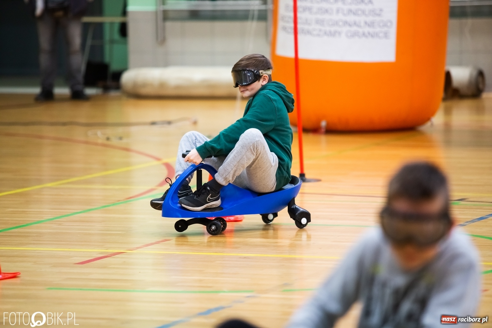 Zdjęcie w galerii na portalu naszraciborz.pl: Mistrzostwa Raciborza Aut Zdalnie Sterowanych w Arenie Rafako wiadomości z regionu