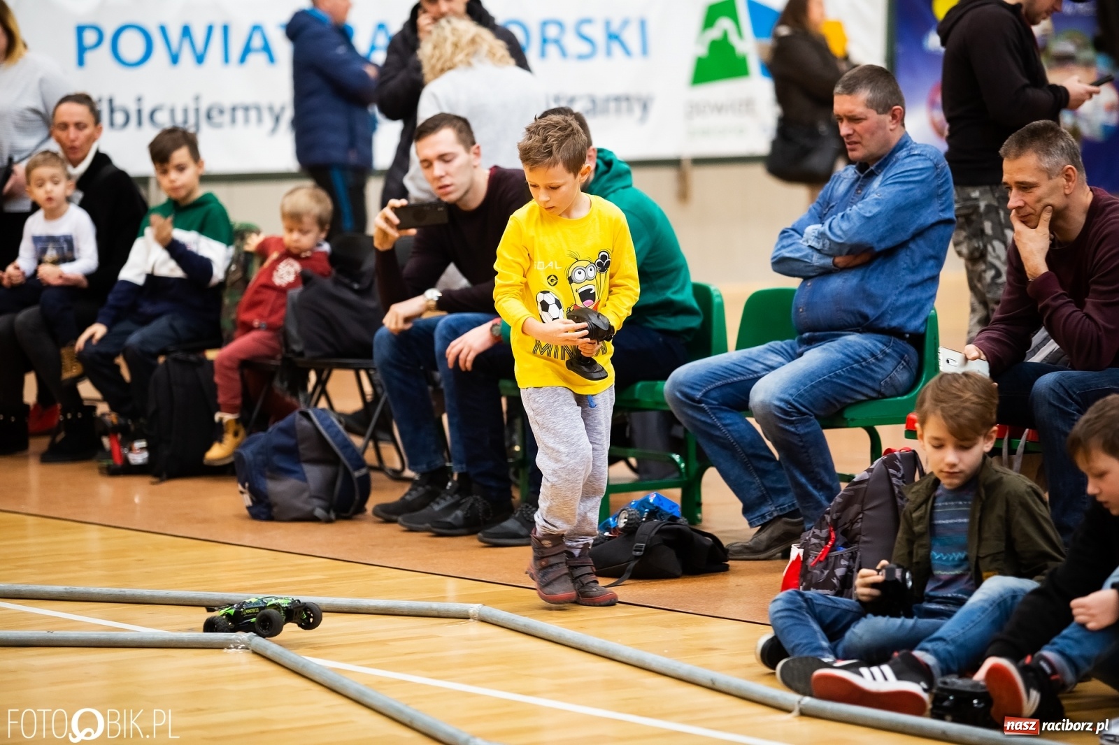Zdjęcie w galerii na portalu naszraciborz.pl: Mistrzostwa Raciborza Aut Zdalnie Sterowanych w Arenie Rafako wiadomości z regionu