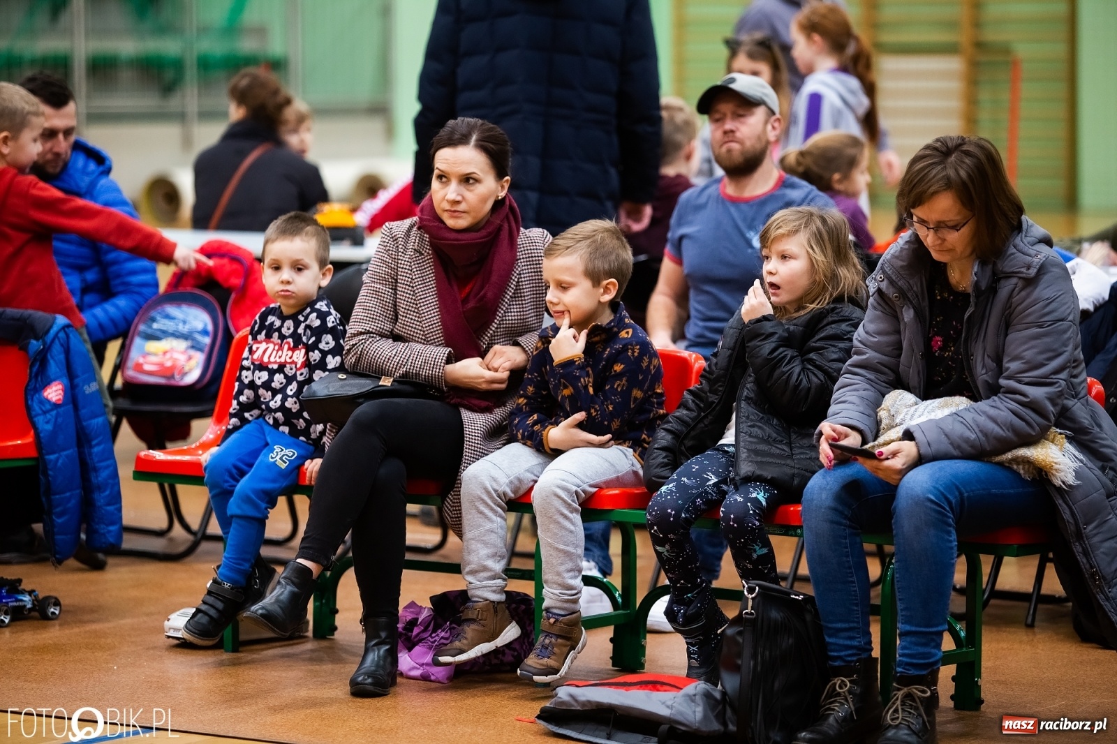 Zdjęcie w galerii na portalu naszraciborz.pl: Mistrzostwa Raciborza Aut Zdalnie Sterowanych w Arenie Rafako wiadomości z regionu