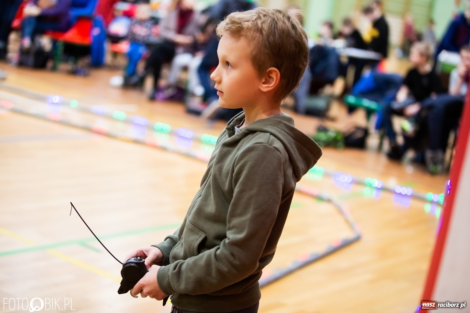 Zdjęcie w galerii na portalu naszraciborz.pl: Mistrzostwa Raciborza Aut Zdalnie Sterowanych w Arenie Rafako wiadomości z regionu