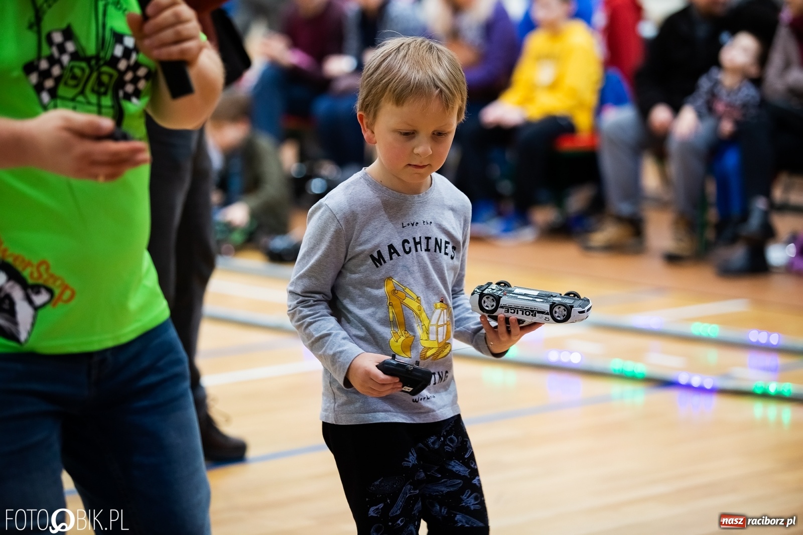 Zdjęcie w galerii na portalu naszraciborz.pl: Mistrzostwa Raciborza Aut Zdalnie Sterowanych w Arenie Rafako wiadomości z regionu