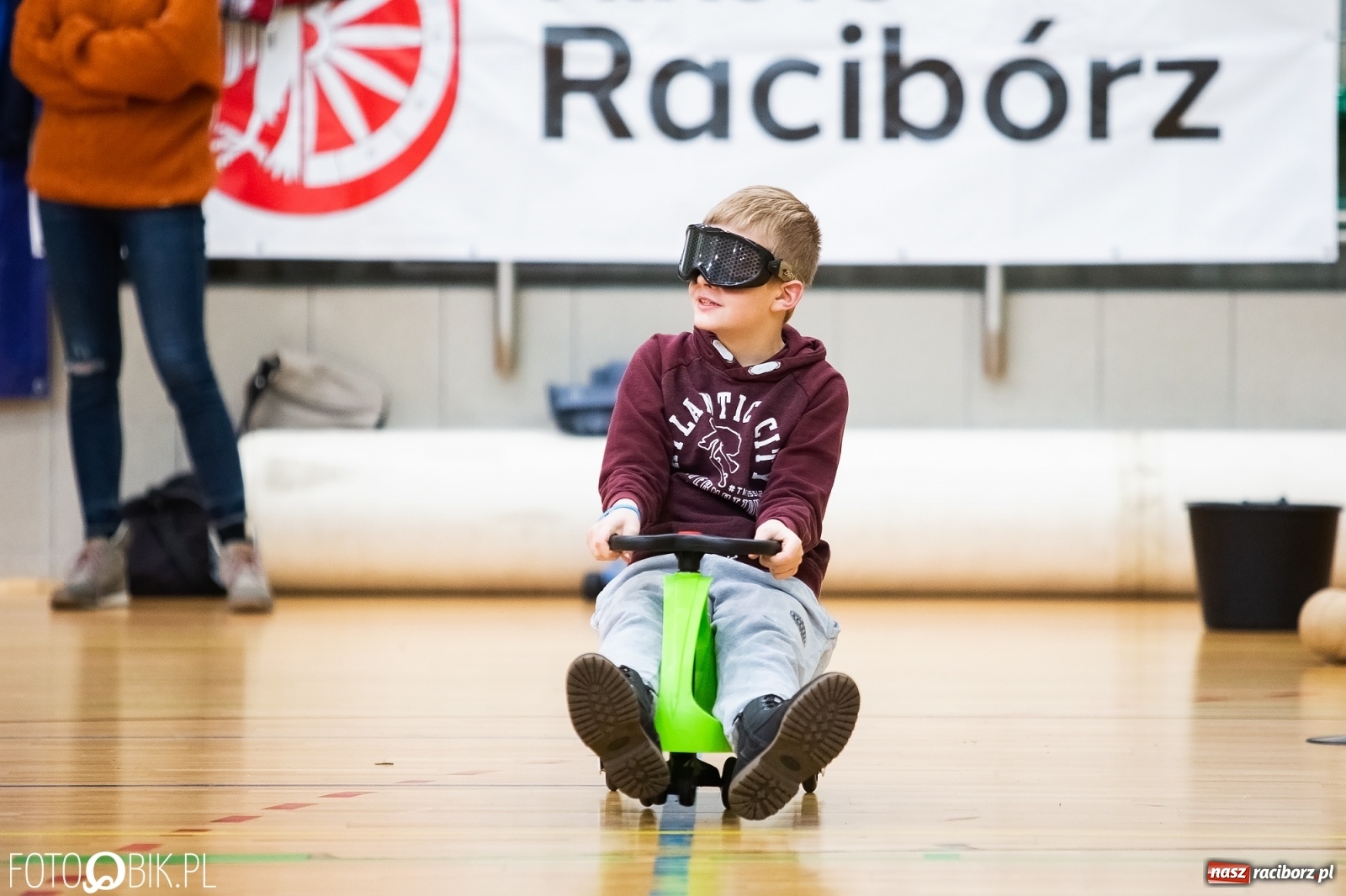 Zdjęcie w galerii na portalu naszraciborz.pl: Mistrzostwa Raciborza Aut Zdalnie Sterowanych w Arenie Rafako wiadomości z regionu