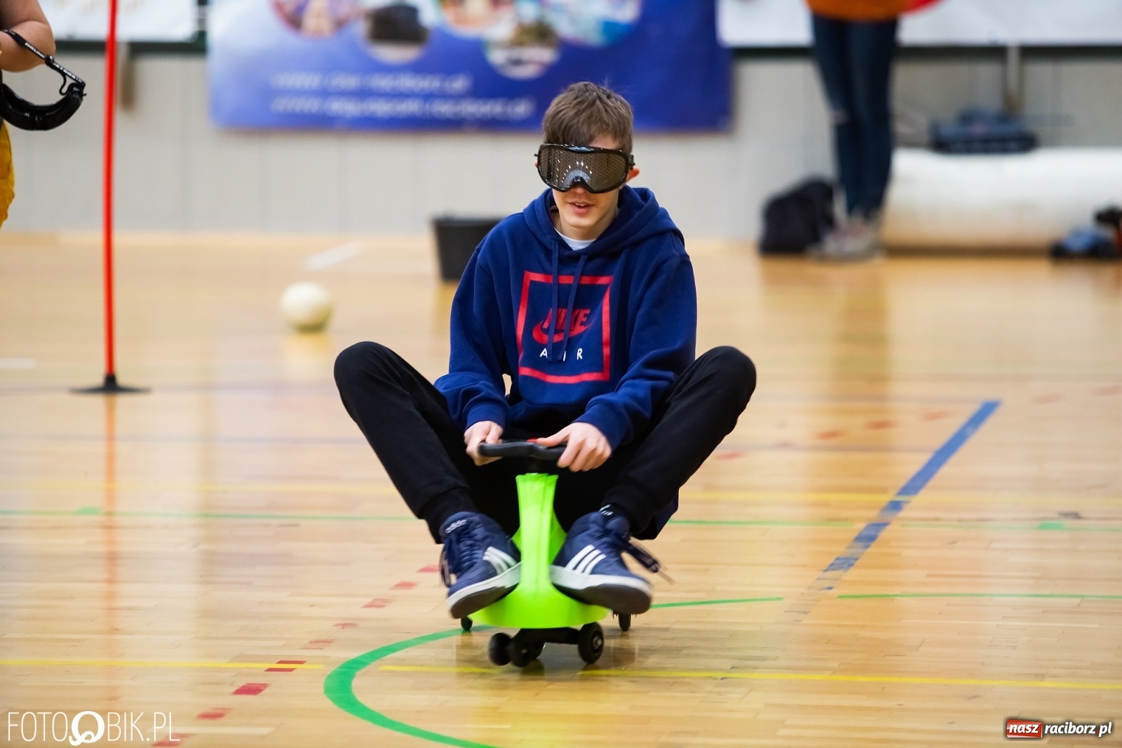 Zdjęcie w galerii na portalu naszraciborz.pl: Mistrzostwa Raciborza Aut Zdalnie Sterowanych w Arenie Rafako wiadomości z regionu