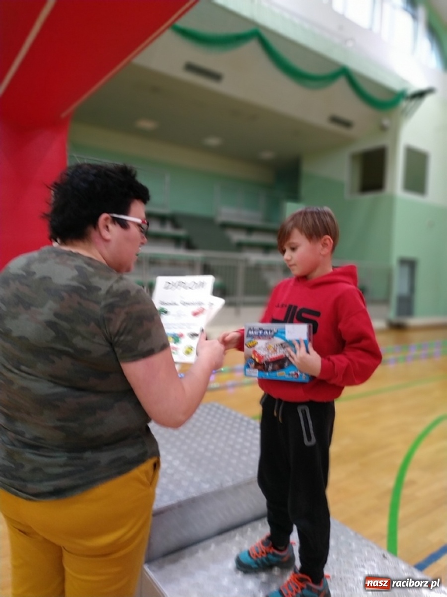 Zdjęcie w galerii na portalu naszraciborz.pl: Mistrzostwa Raciborza Aut Zdalnie Sterowanych w Arenie Rafako wiadomości z regionu