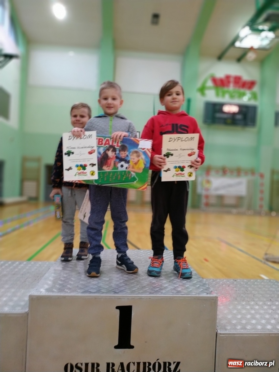 Zdjęcie w galerii na portalu naszraciborz.pl: Mistrzostwa Raciborza Aut Zdalnie Sterowanych w Arenie Rafako wiadomości z regionu