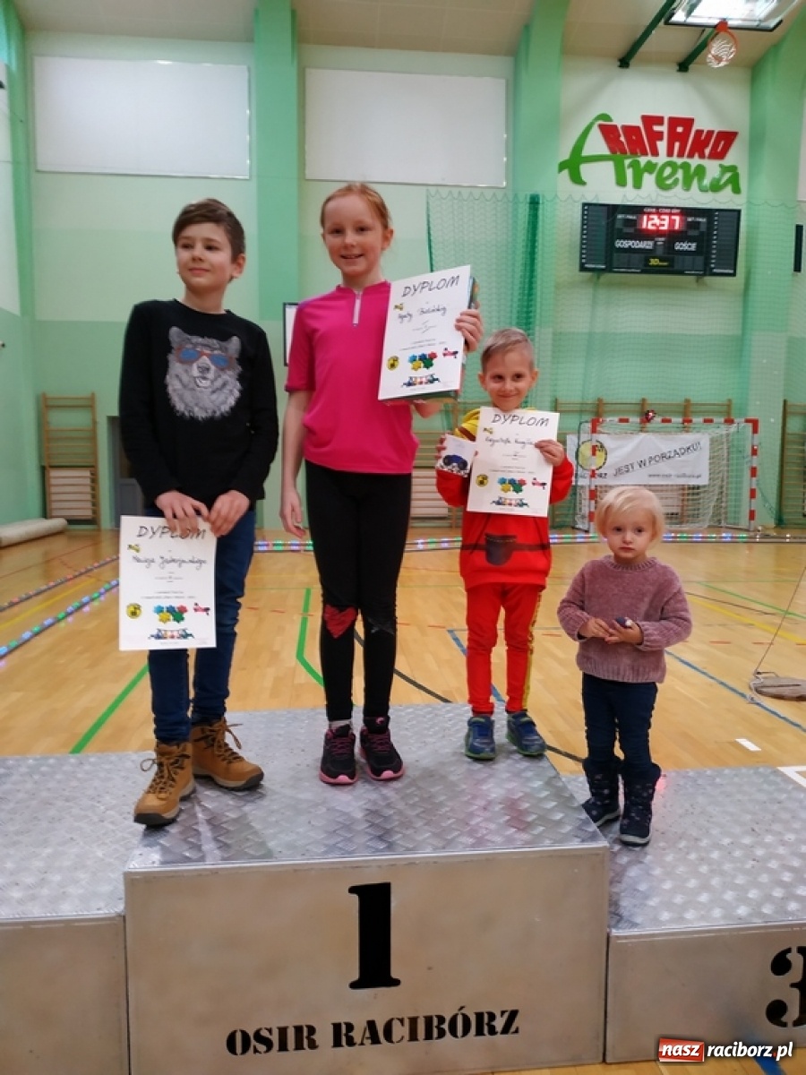 Zdjęcie w galerii na portalu naszraciborz.pl: Mistrzostwa Raciborza Aut Zdalnie Sterowanych w Arenie Rafako wiadomości z regionu