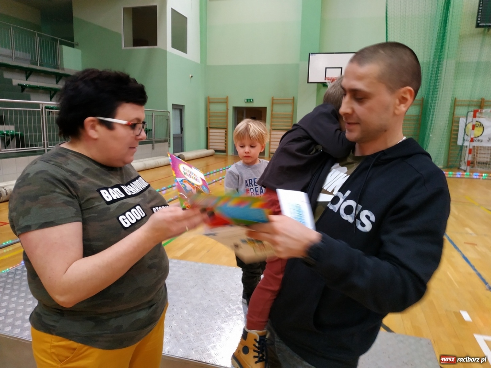 Zdjęcie w galerii na portalu naszraciborz.pl: Mistrzostwa Raciborza Aut Zdalnie Sterowanych w Arenie Rafako wiadomości z regionu