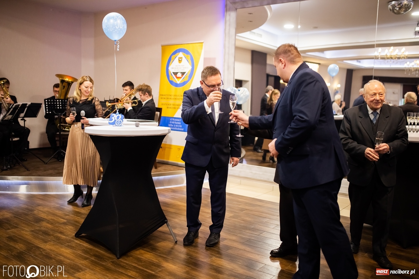 Zdjęcie w galerii na portalu naszraciborz.pl: Mniejszość niemiecka świętuje w Raciborzu 30-lecie działalności [FOTO] wiadomości z regionu