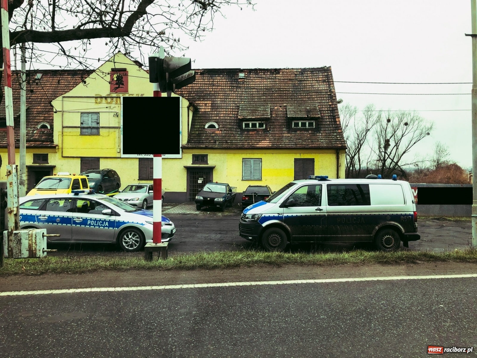 Zdjęcie w galerii na portalu naszraciborz.pl: Akcja policyjnych antyterrorystów w Raciborzu na Brzeskiej  wiadomości z regionu