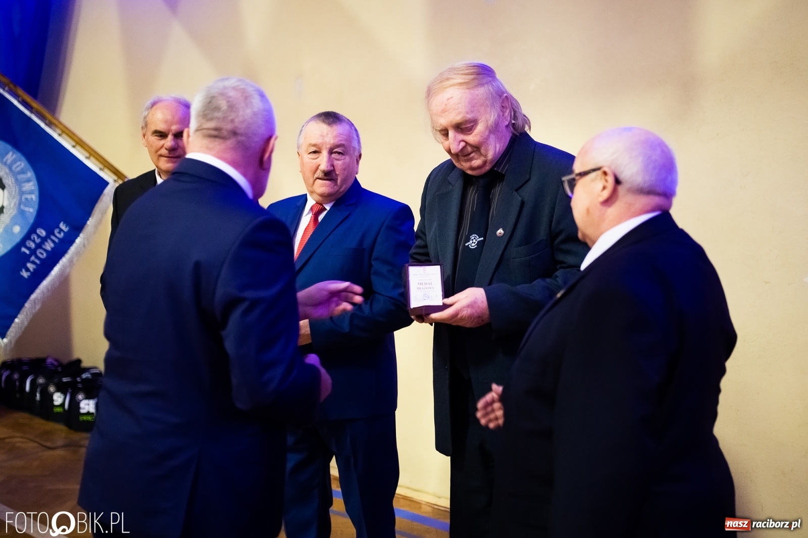 Zdjęcie w galerii na portalu naszraciborz.pl: Gala Jubileuszowa 100-lecia Śląskiego Związku Piłki Nożnej wiadomości z regionu