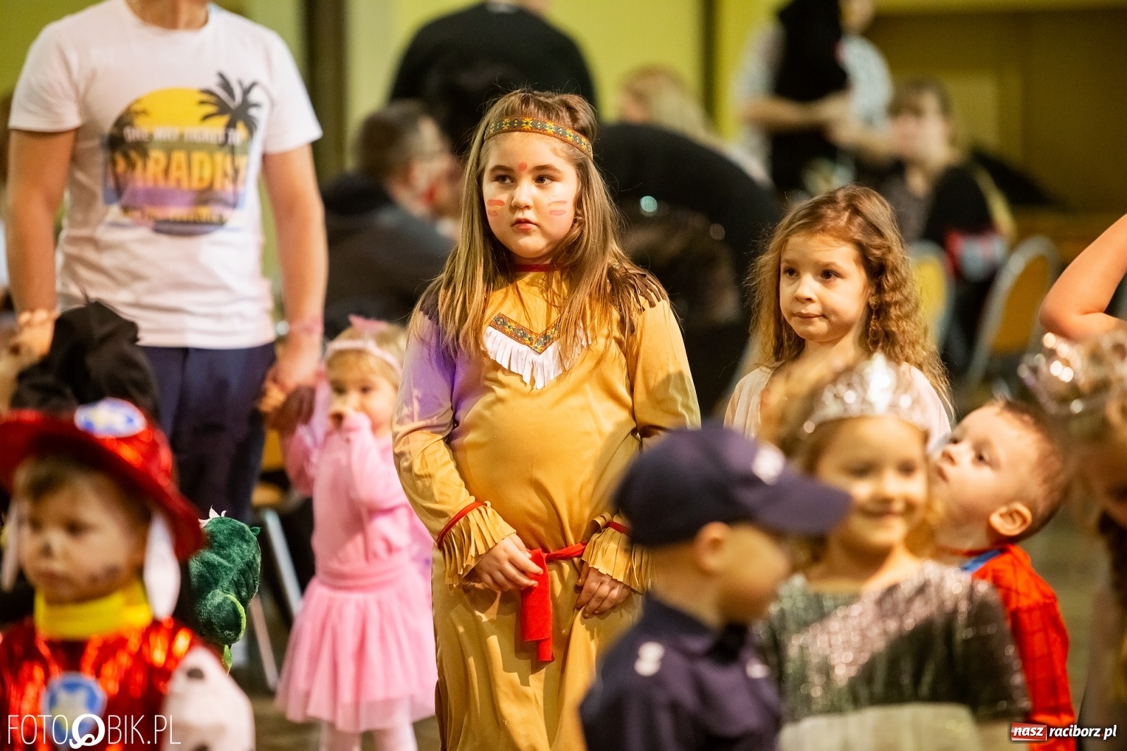 Zdjęcie w galerii na portalu naszraciborz.pl: Krzanowicki kolorowy Kinderball  wiadomości z regionu