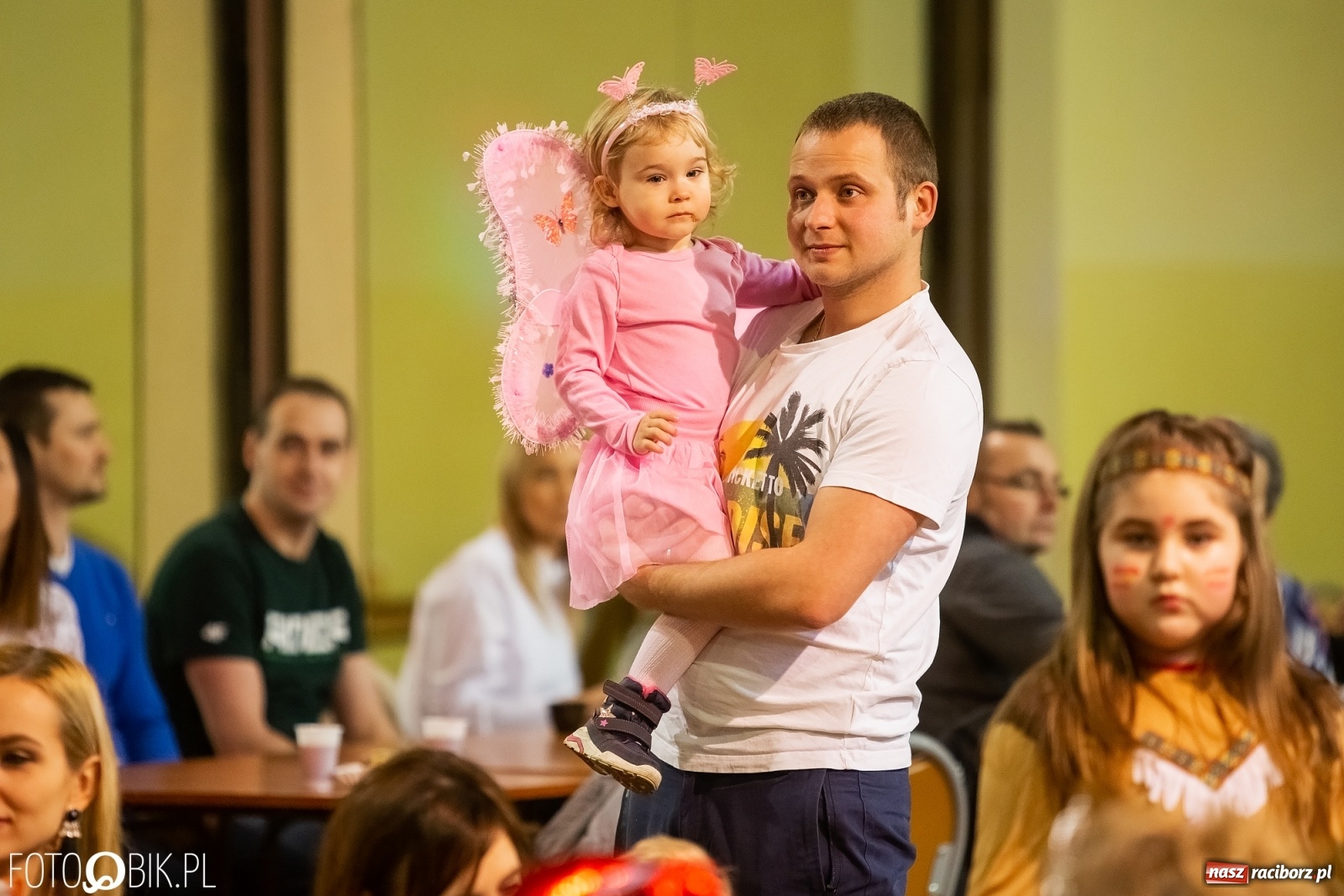 Zdjęcie w galerii na portalu naszraciborz.pl: Krzanowicki kolorowy Kinderball  wiadomości z regionu