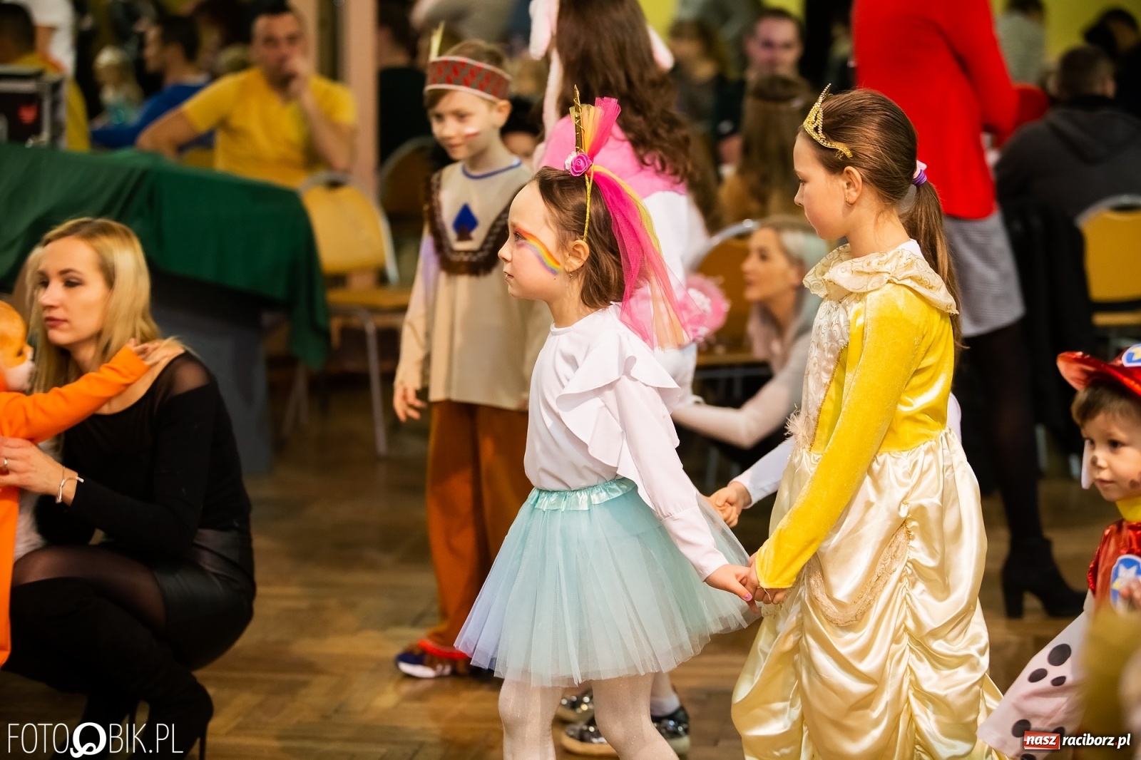 Zdjęcie w galerii na portalu naszraciborz.pl: Krzanowicki kolorowy Kinderball  wiadomości z regionu