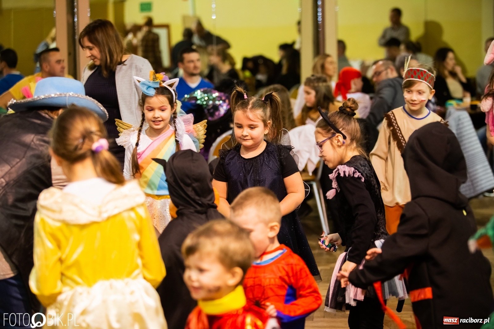 Zdjęcie w galerii na portalu naszraciborz.pl: Krzanowicki kolorowy Kinderball  wiadomości z regionu