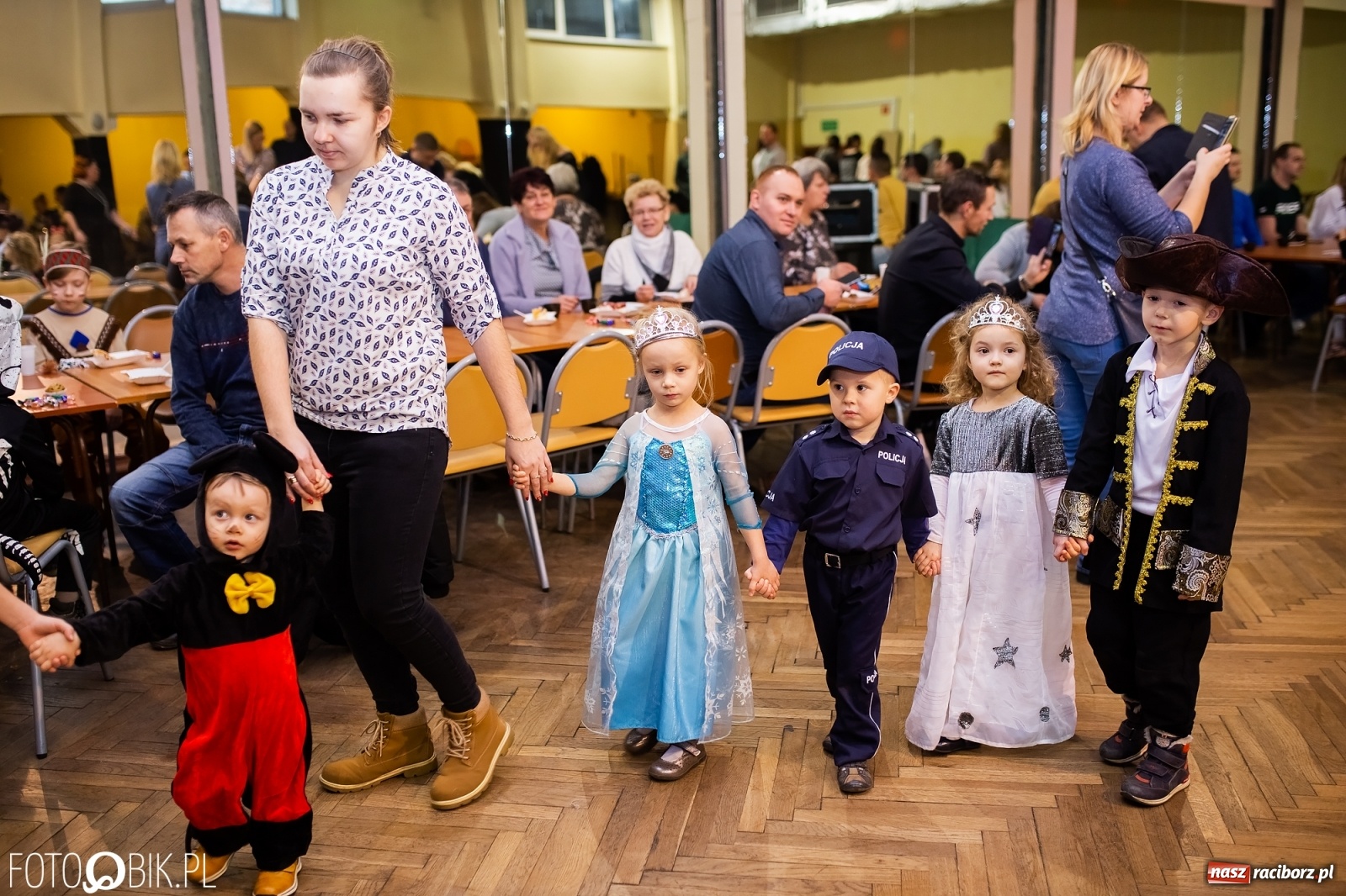 Zdjęcie w galerii na portalu naszraciborz.pl: Krzanowicki kolorowy Kinderball  wiadomości z regionu