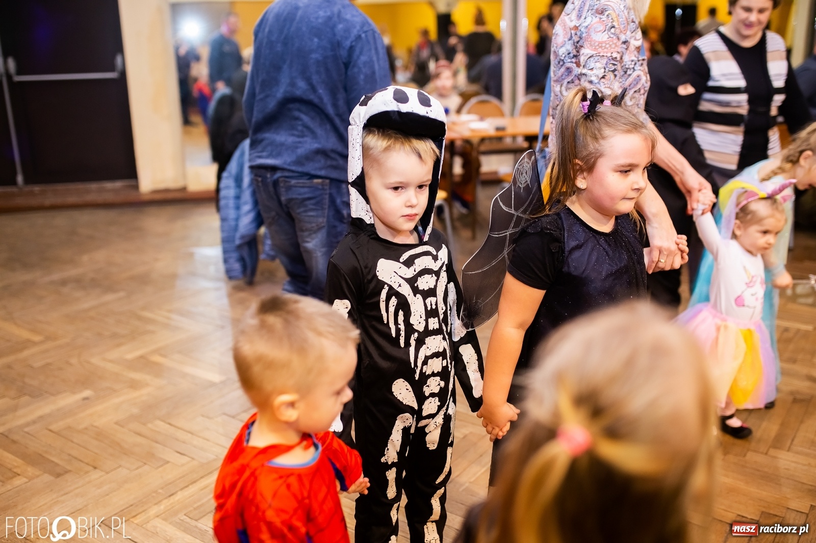 Zdjęcie w galerii na portalu naszraciborz.pl: Krzanowicki kolorowy Kinderball  wiadomości z regionu