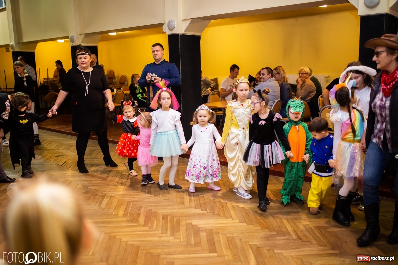 Zdjęcie w galerii na portalu naszraciborz.pl: Krzanowicki kolorowy Kinderball  wiadomości z regionu