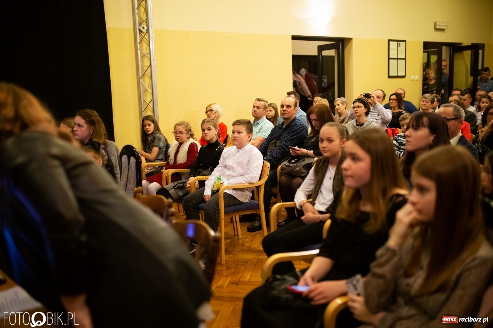 Zdjęcie w galerii na portalu naszraciborz.pl: Koncert Świąteczny wokalistów Studia Muzyki, Piosenki i Teatru ARS wiadomości z regionu