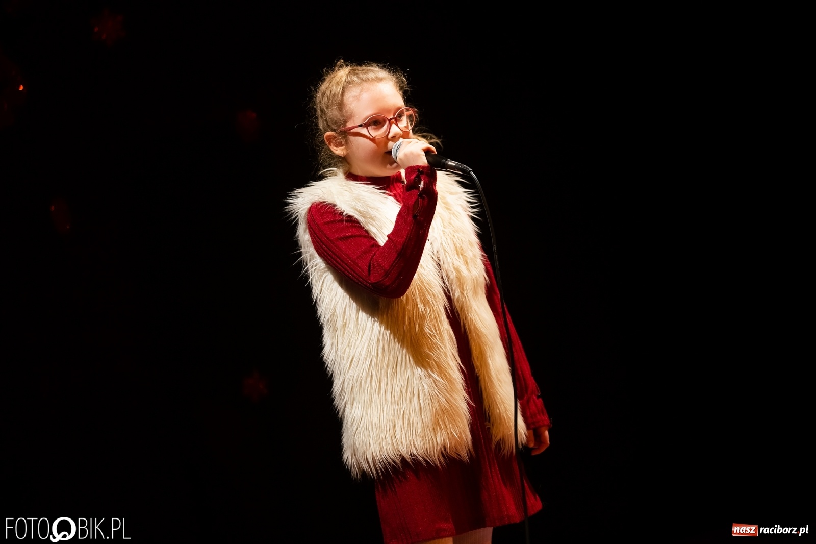 Zdjęcie w galerii na portalu naszraciborz.pl: Koncert Świąteczny wokalistów Studia Muzyki, Piosenki i Teatru ARS wiadomości z regionu