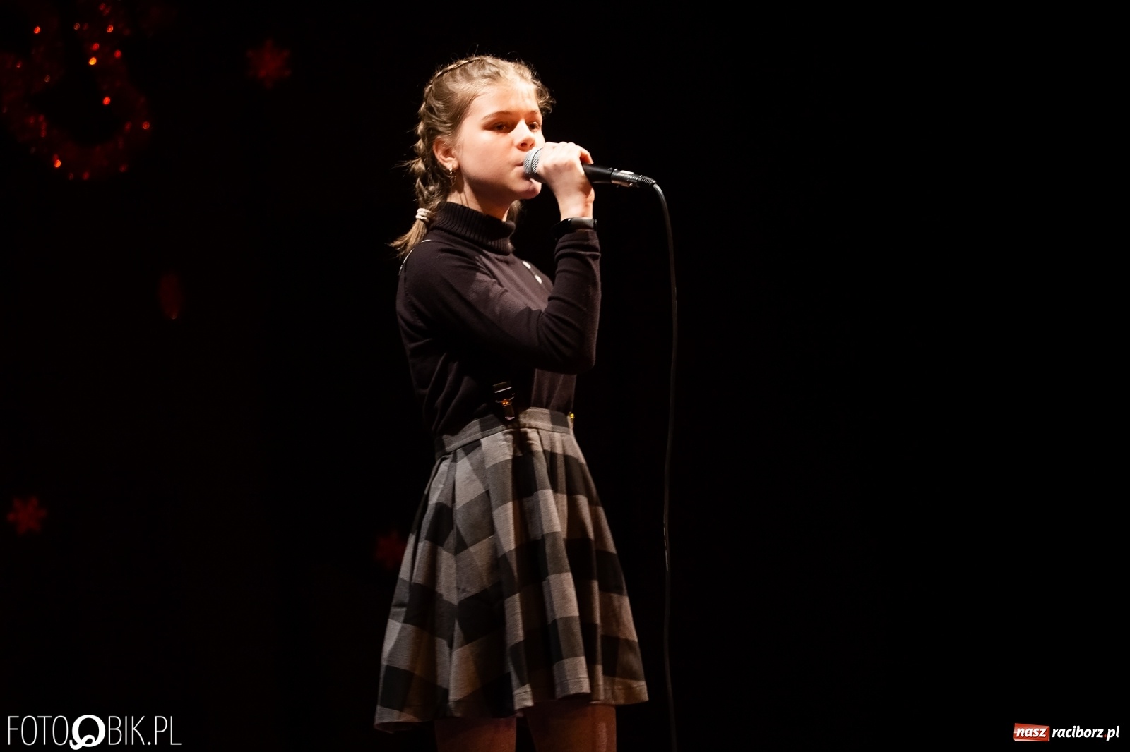 Zdjęcie w galerii na portalu naszraciborz.pl: Koncert Świąteczny wokalistów Studia Muzyki, Piosenki i Teatru ARS wiadomości z regionu