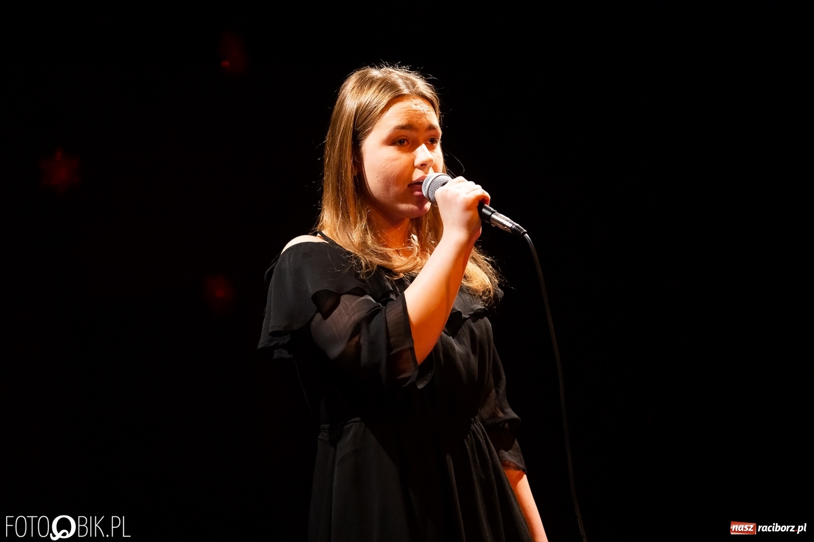 Zdjęcie w galerii na portalu naszraciborz.pl: Koncert Świąteczny wokalistów Studia Muzyki, Piosenki i Teatru ARS wiadomości z regionu