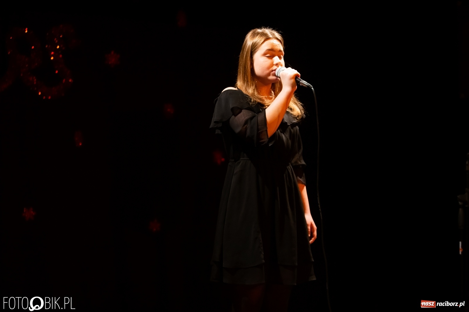 Zdjęcie w galerii na portalu naszraciborz.pl: Koncert Świąteczny wokalistów Studia Muzyki, Piosenki i Teatru ARS wiadomości z regionu