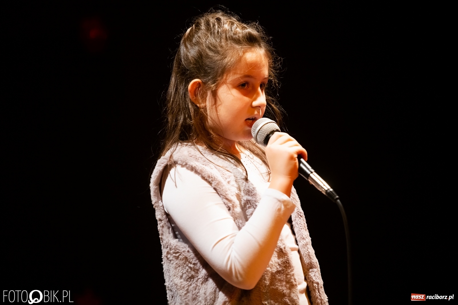 Zdjęcie w galerii na portalu naszraciborz.pl: Koncert Świąteczny wokalistów Studia Muzyki, Piosenki i Teatru ARS wiadomości z regionu