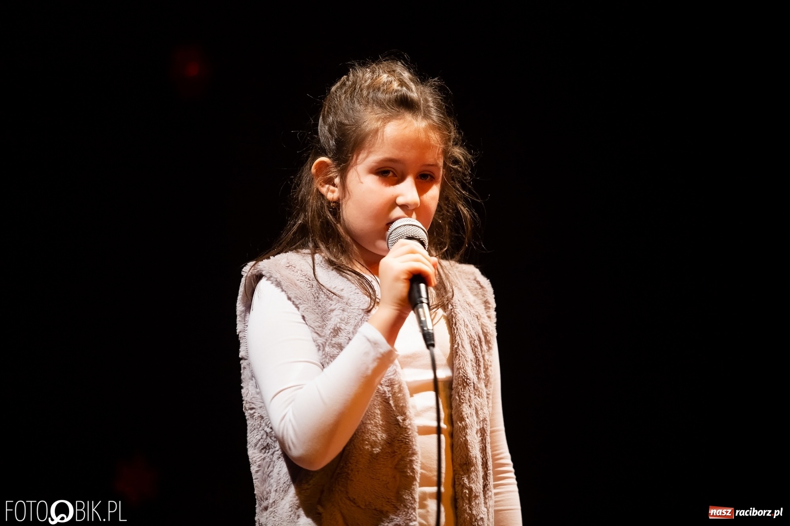 Zdjęcie w galerii na portalu naszraciborz.pl: Koncert Świąteczny wokalistów Studia Muzyki, Piosenki i Teatru ARS wiadomości z regionu