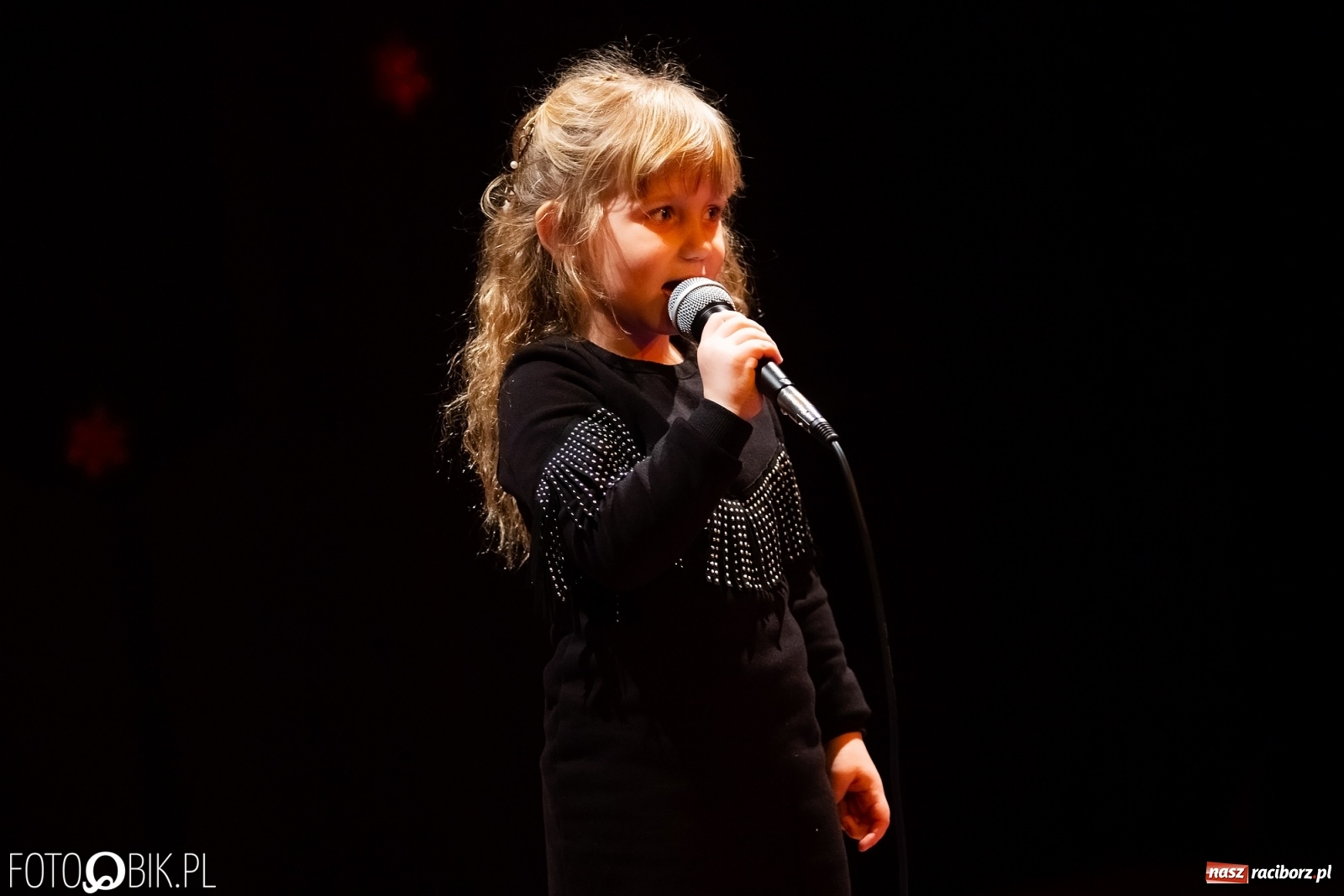 Zdjęcie w galerii na portalu naszraciborz.pl: Koncert Świąteczny wokalistów Studia Muzyki, Piosenki i Teatru ARS wiadomości z regionu