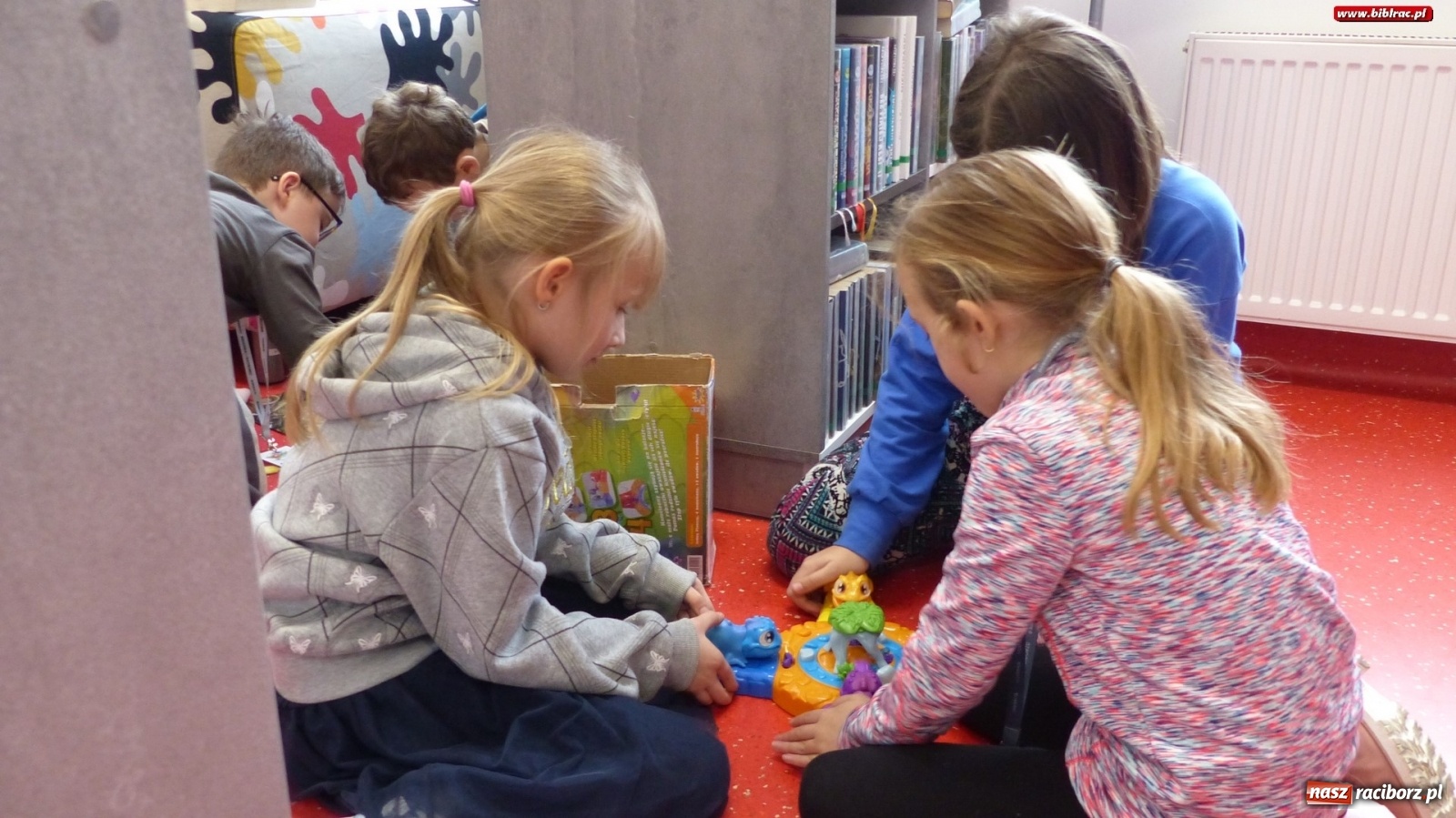 Zdjęcie w galerii na portalu naszraciborz.pl: Młodzi czytelnicy w podróży. Ferii z biblioteką ciąg dalszy wiadomości z regionu