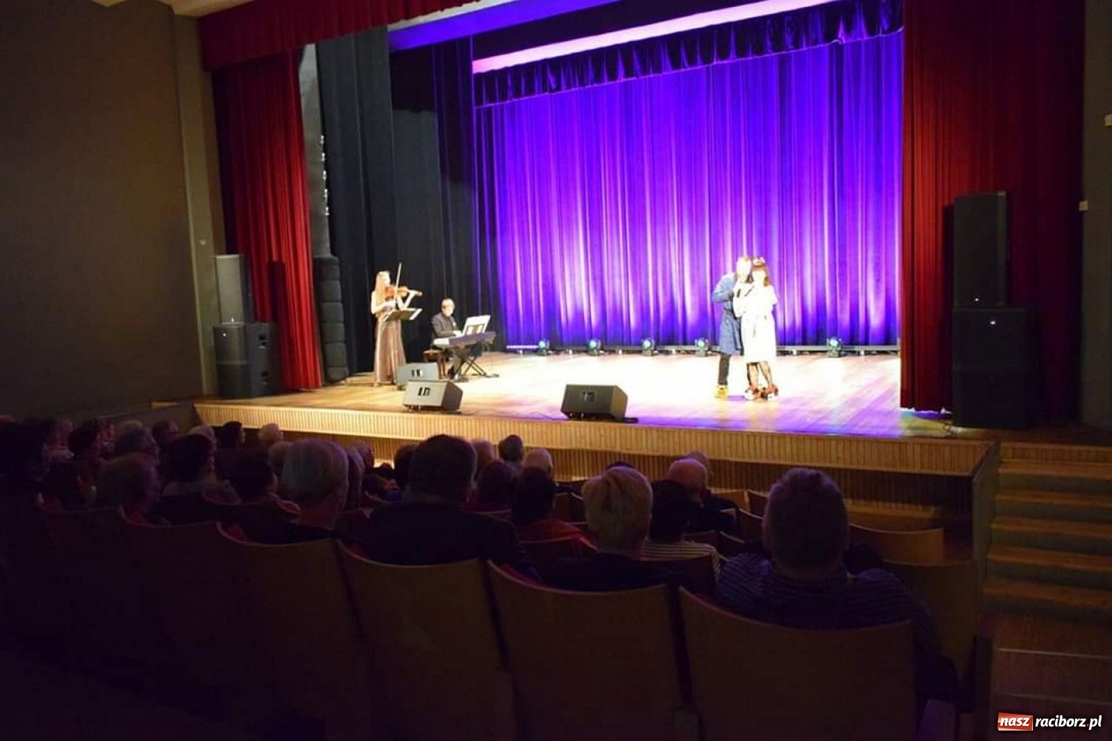 Zdjęcie w galerii na portalu naszraciborz.pl: Niedziela w Kuźni Kultury pod znakiem operetkowych przebojów wiadomości z regionu