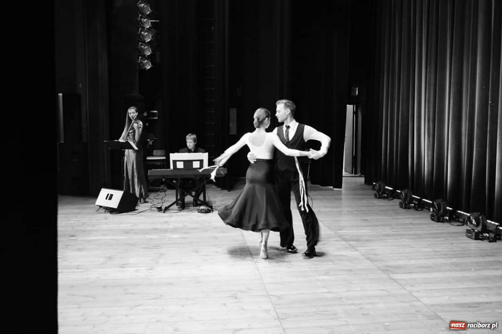 Zdjęcie w galerii na portalu naszraciborz.pl: Niedziela w Kuźni Kultury pod znakiem operetkowych przebojów wiadomości z regionu