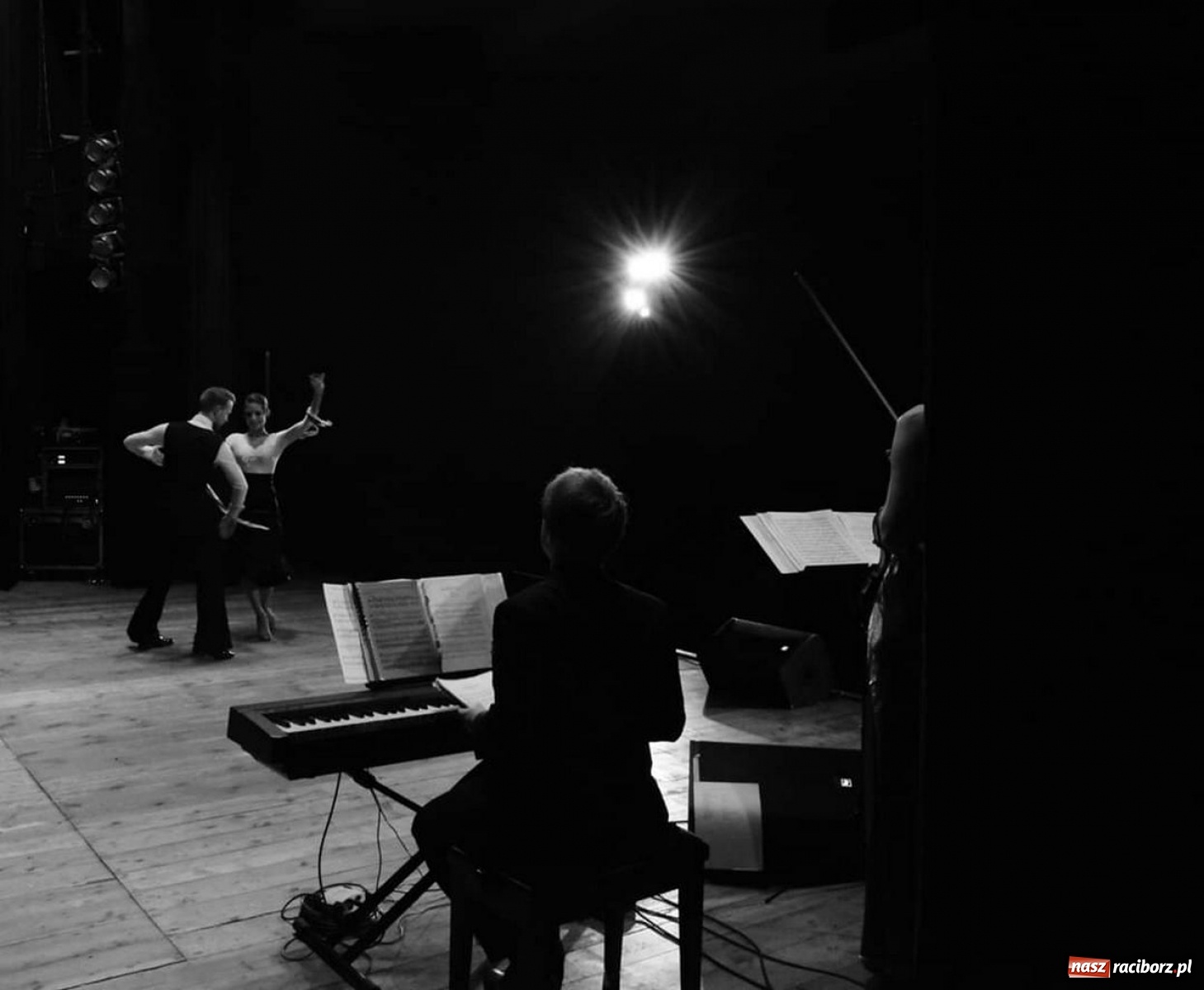 Zdjęcie w galerii na portalu naszraciborz.pl: Niedziela w Kuźni Kultury pod znakiem operetkowych przebojów wiadomości z regionu