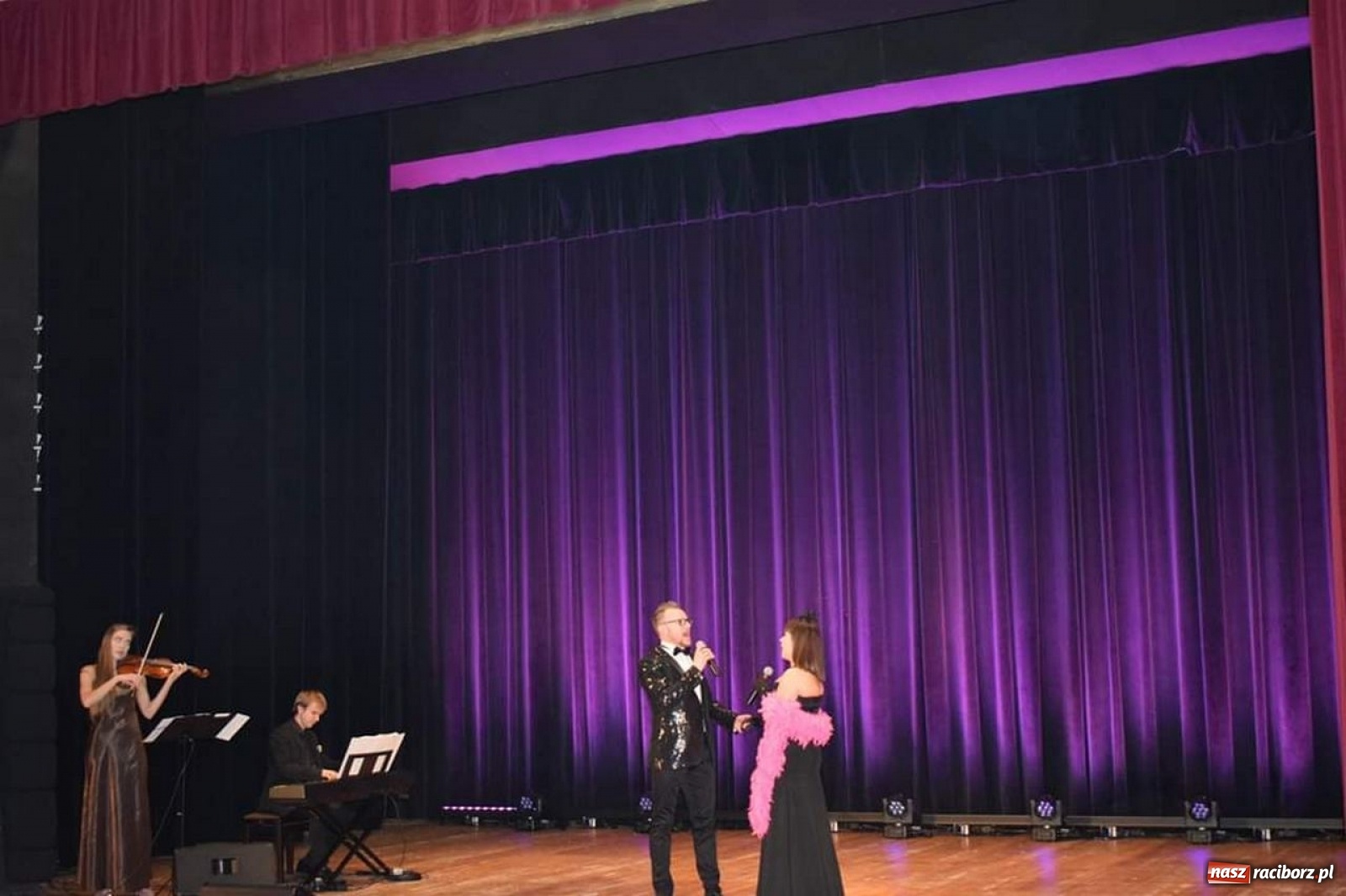 Zdjęcie w galerii na portalu naszraciborz.pl: Niedziela w Kuźni Kultury pod znakiem operetkowych przebojów wiadomości z regionu