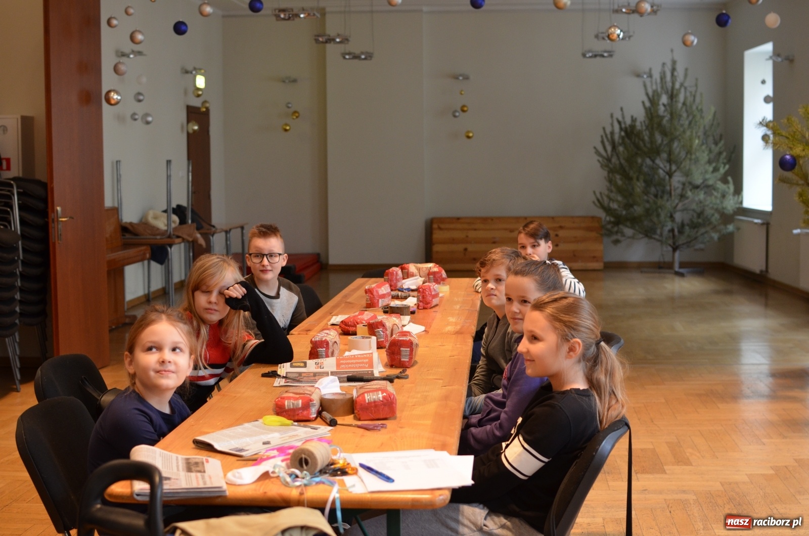 Zdjęcie w galerii na portalu naszraciborz.pl: Drugie życie śmieci, czyli jak zrobić coś z niczego wiadomości z regionu