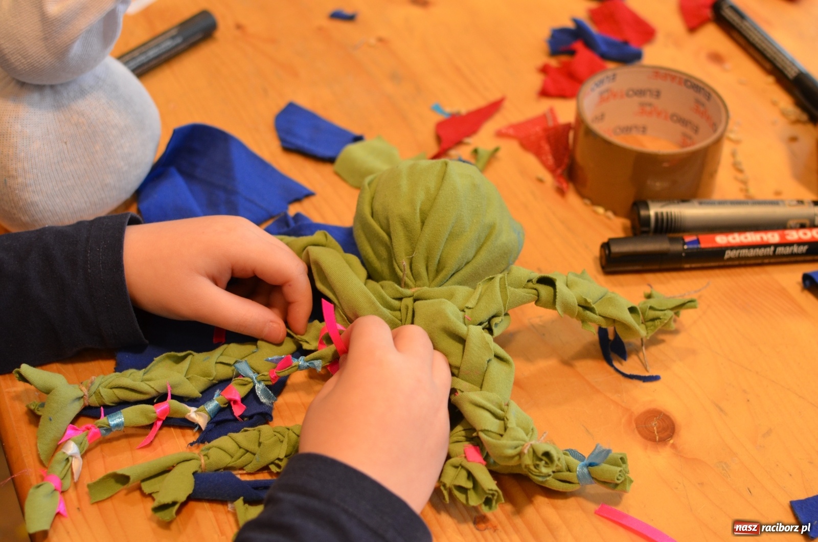 Zdjęcie w galerii na portalu naszraciborz.pl: Drugie życie śmieci, czyli jak zrobić coś z niczego wiadomości z regionu