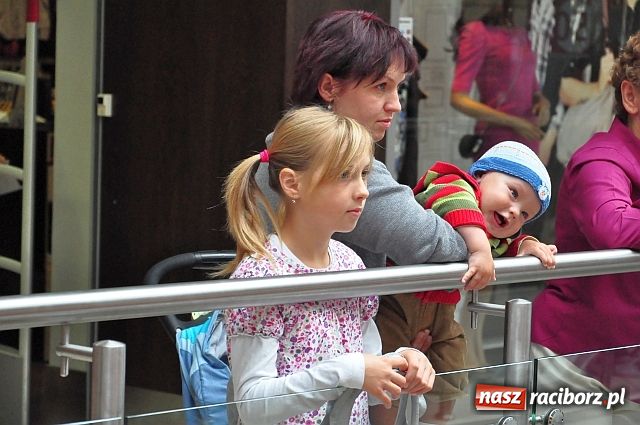 Zdjęcie w galerii na portalu naszraciborz.pl: Natalia Lesz w Raciborzu wiadomości z regionu