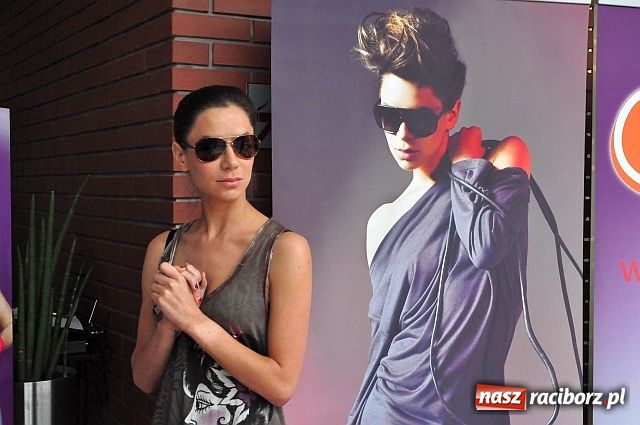 Zdjęcie w galerii na portalu naszraciborz.pl: Natalia Lesz w Raciborzu wiadomości z regionu