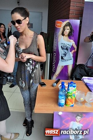 Zdjęcie w galerii na portalu naszraciborz.pl: Natalia Lesz w Raciborzu wiadomości z regionu