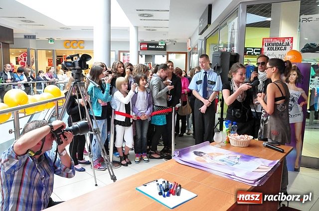 Zdjęcie w galerii na portalu naszraciborz.pl: Natalia Lesz w Raciborzu wiadomości z regionu