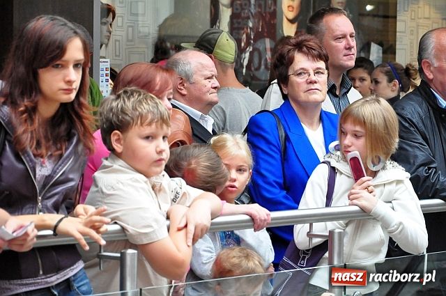 Zdjęcie w galerii na portalu naszraciborz.pl: Natalia Lesz w Raciborzu wiadomości z regionu