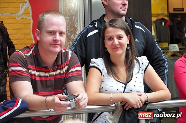 Zdjęcie w galerii na portalu naszraciborz.pl: Natalia Lesz w Raciborzu wiadomości z regionu