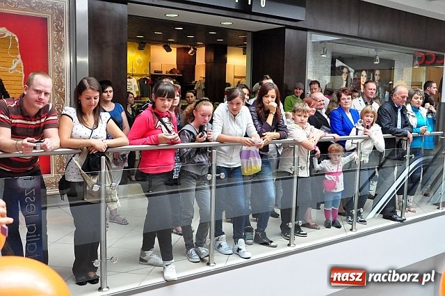 Zdjęcie w galerii na portalu naszraciborz.pl: Natalia Lesz w Raciborzu wiadomości z regionu