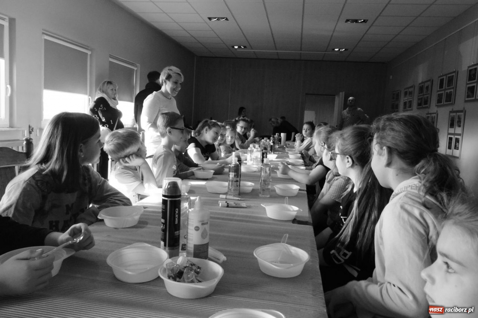 Zdjęcie w galerii na portalu naszraciborz.pl: Akcja Slime, czyli kreatywna zabawa kolorami w Kuźni Kultury wiadomości z regionu